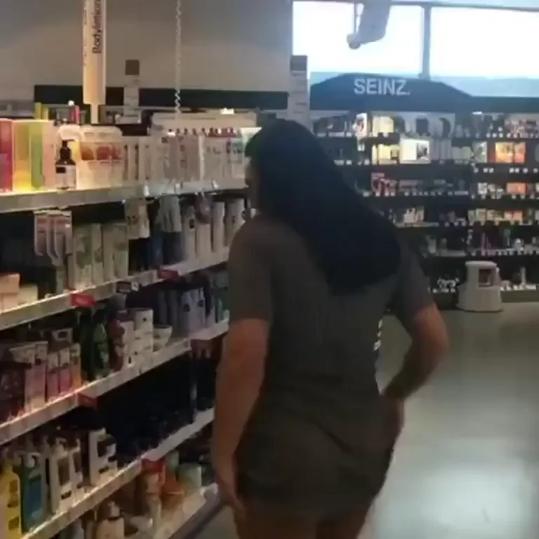 🍑 Grocery Store Ass Testing: Thick White Slut Rubs Her Fat Booty Publicly 🔥