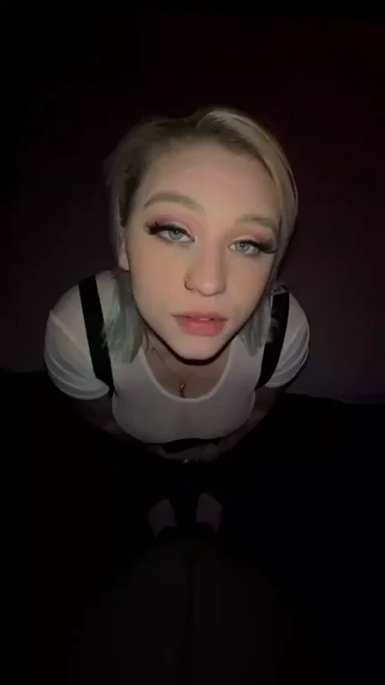 Blonde Slut's Epic Deepthroat Bliss Right to the Last Pump 🥵🔥🍆