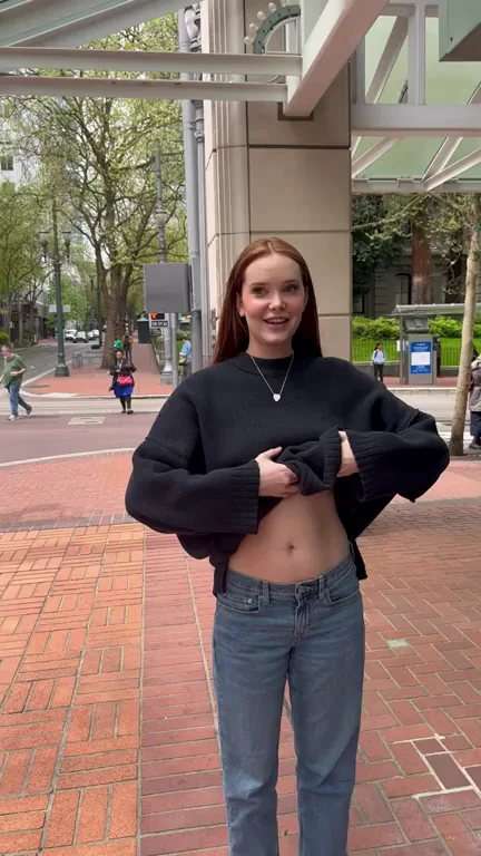 😈 Downtown Slut Flashes Tits to Strangers! 🔥