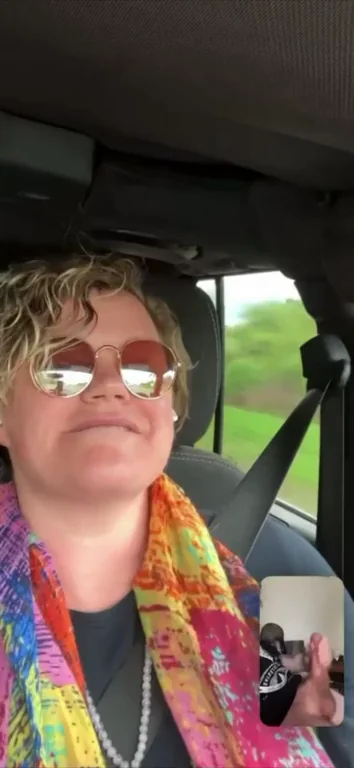 Cute MILF couldn't help herself, she just HAD to watch me stroke out a big nut, even if she's DRIVING!! 🤤ª