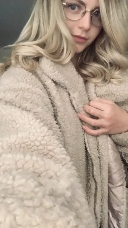 Tiny Blonde Feels Silly & Shows Off Her Petite Nude Body 😏🔥