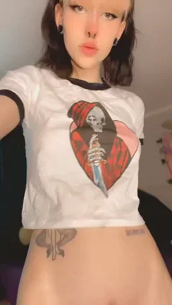 Jiggly Pussy Tease in Cute Crop Tee 🍑💦