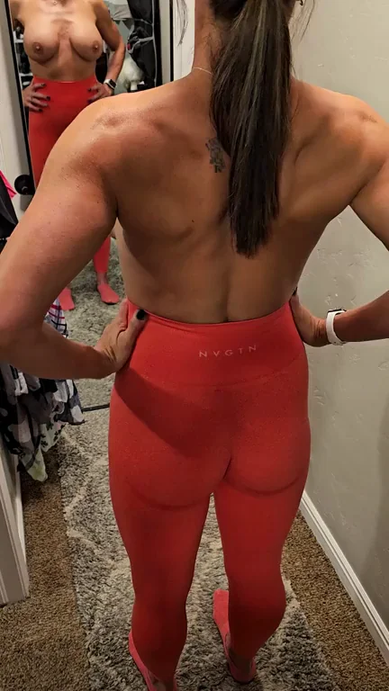 Topless MILF Flexes Big Tits & Juicy Ass in Red Yogapants Mirror Tease 😈🍑