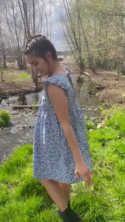 Show Me That Juicy Pussy Anytime Outdoors 😈🌿 [GIF]