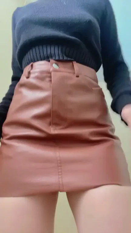 Skirts are best without underwear (f)