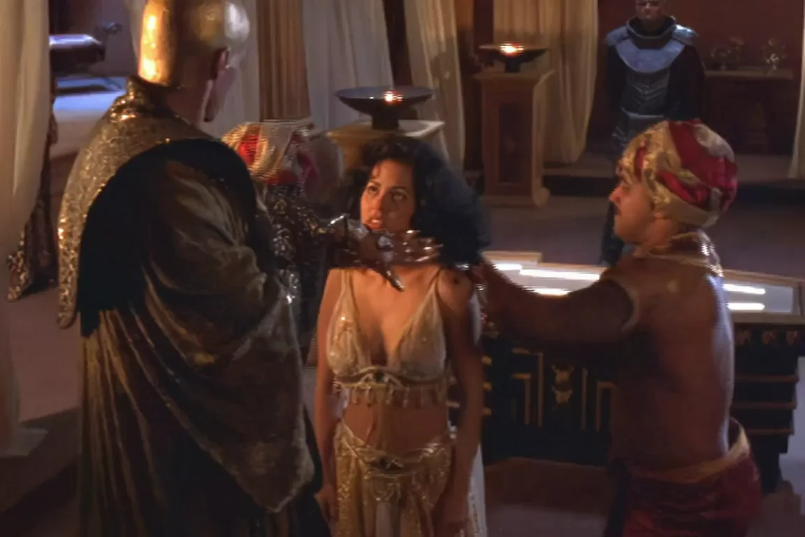 Vaitiare Hirshon - full plot in 'Stargate SG1'