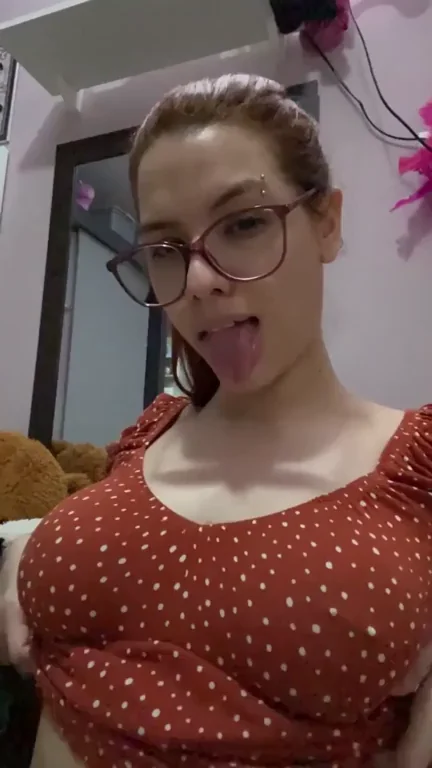 do you like to see me look like a slut while I shake my tits at you?