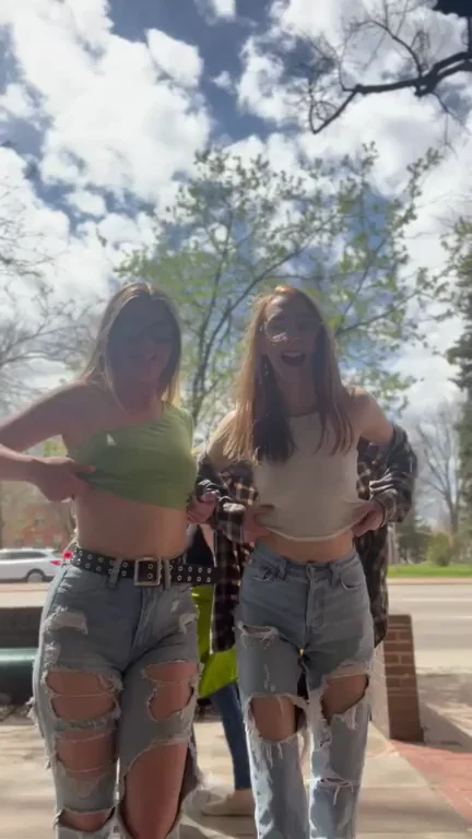 Flashing is better with friends (;