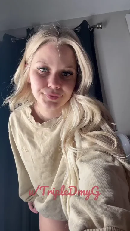 Cant forget a Titty drop to make your Friday better (oc)