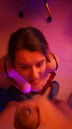 He covers her tits, face and hair