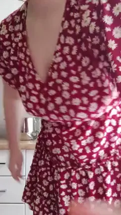 🍑 Bounciest Thick Ass Tease in the Kitchen 🔥
