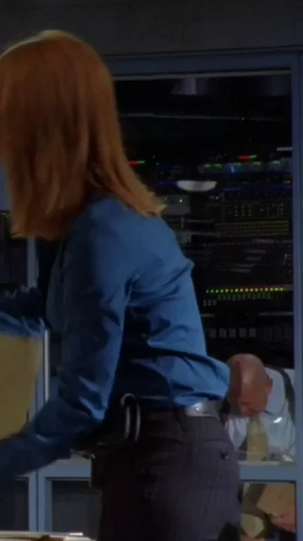Alicia Witt's Juicy Redhead Ass Cheeks in Law & Order CI
