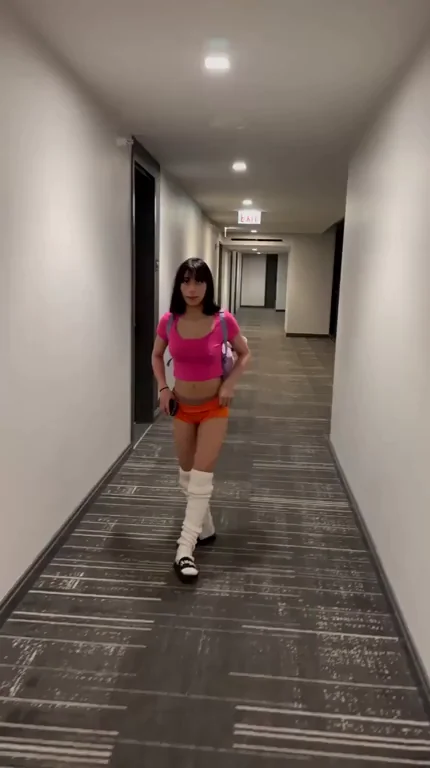 I am a fragile and slender girl