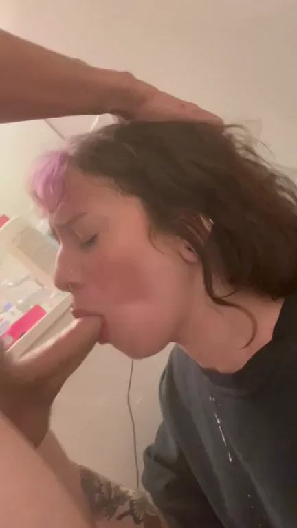 i <3 drooling on dick 🥹