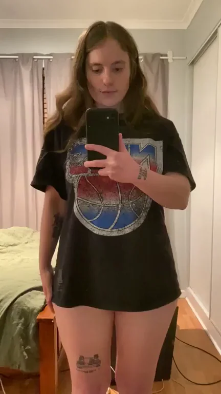 Flaunting My Juicy Pussy Mound in Team Tee 😈🍑