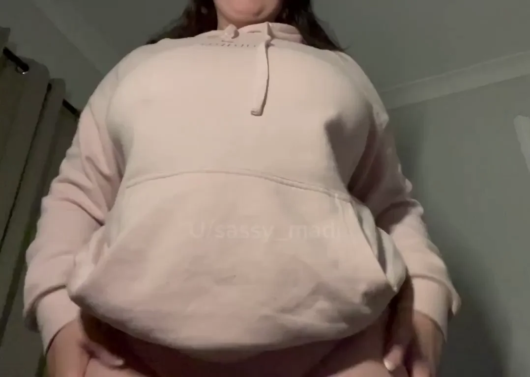 Curvy Hoodie Hottie Drops Massive Tits for Total Kiss Worship