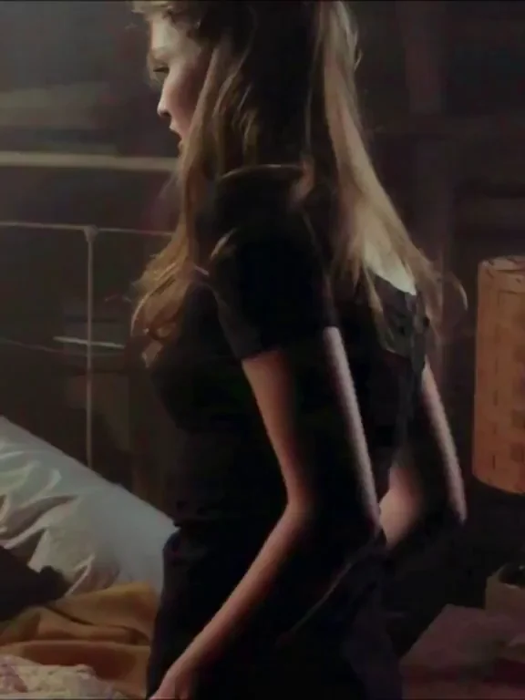Lili Simmons
