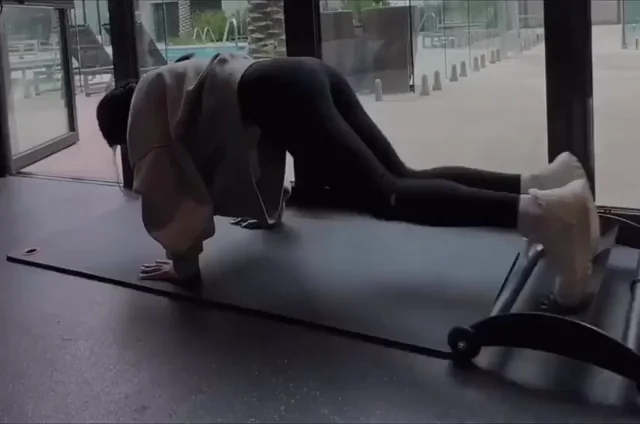 Becky G's Juicy Ass Popping in Tight Leggings During Workout