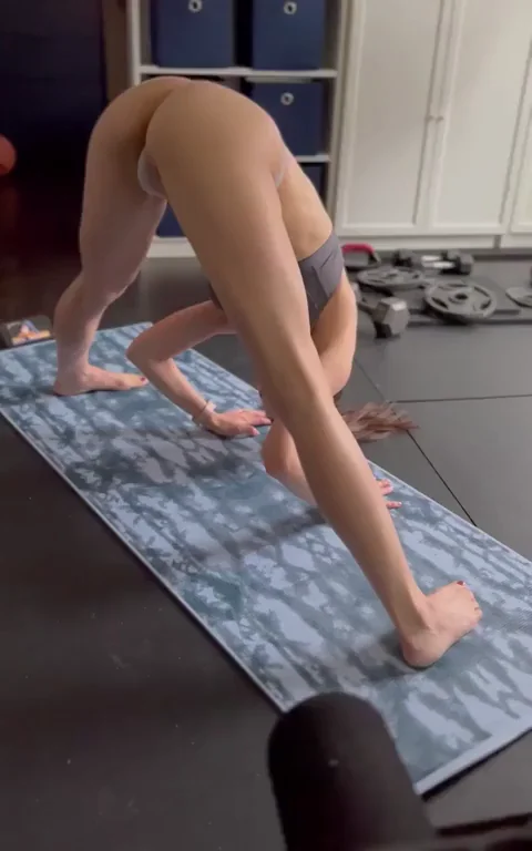 🔥 Folded Over to Warrior 2 Yoga Slut Flex 💦