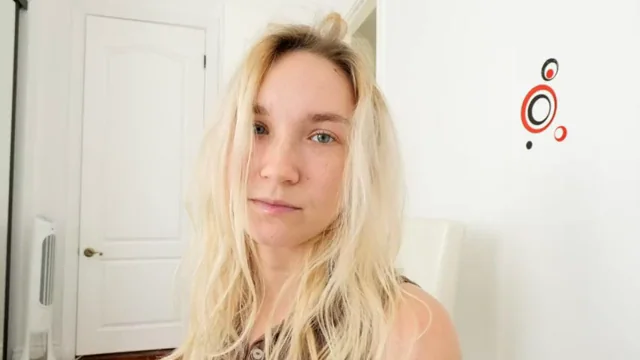 🔥 Claire Roos' Petite Blonde Slut Face & Ass Ride 😈🍑