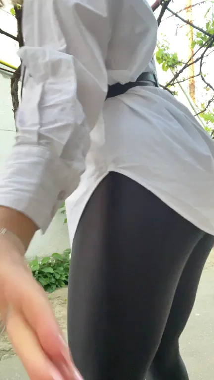 Get Under My Fat Ass, I'm Droppin' It! 🍑💥