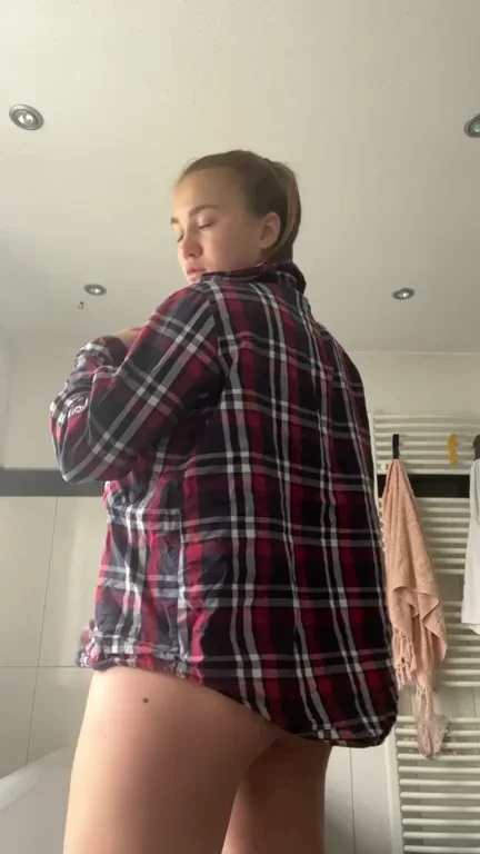 19 year old booty and tits, good enough?