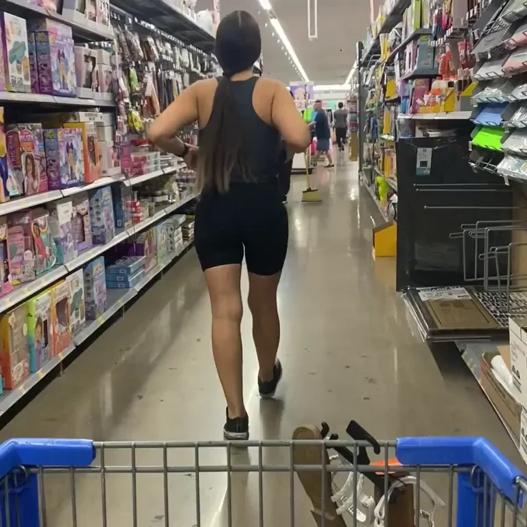 Risky Supermarket Flash & Tease 😈🛒💦