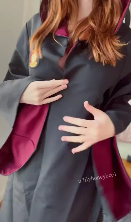 Show me your wand and I'll show you my golden snitch [f]