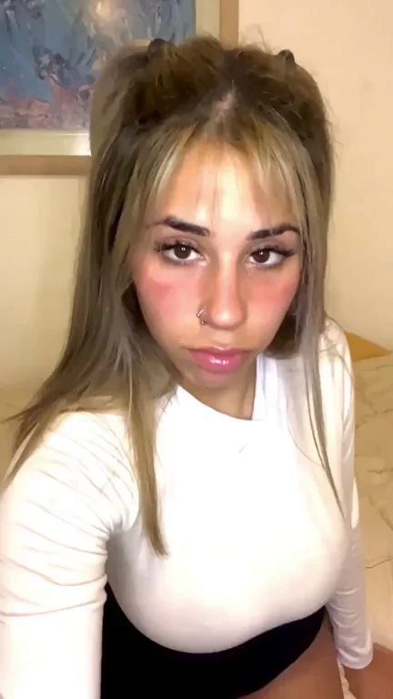 I'd Be Your Naughty Roomie Slut 😈👅