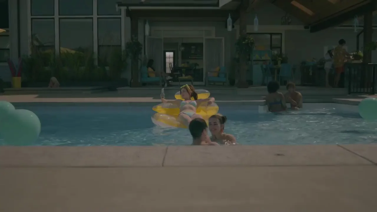 Anna Cathcart's Bikini Tease - XO Kitty Poolside Plot Bomb