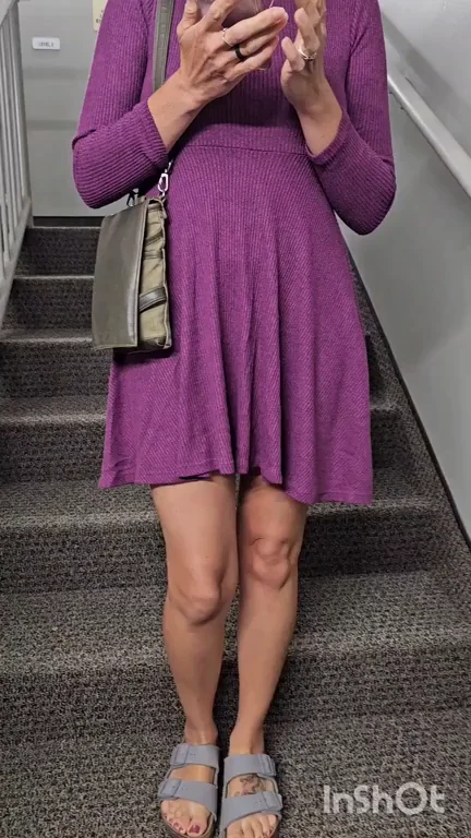 Stairwell Slut Flashes Pussy 😈🔥