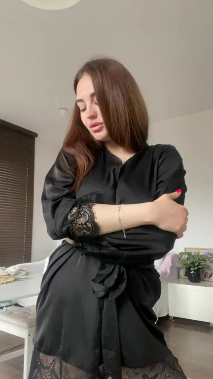 React if your dick rised up seeing my big boobs😜