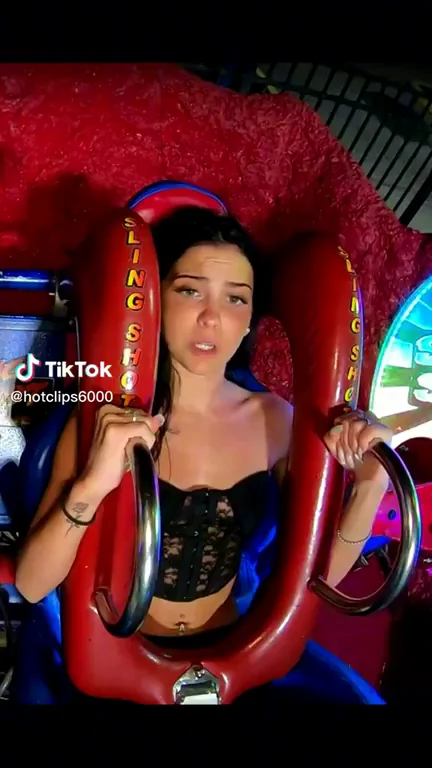 Wet slingshot ride