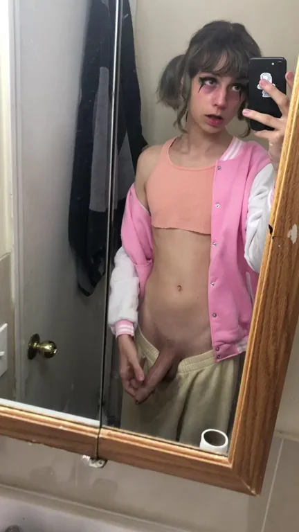 Be Honest, Would Ya Suck This Femboy's Fat Cock? 🍆💦