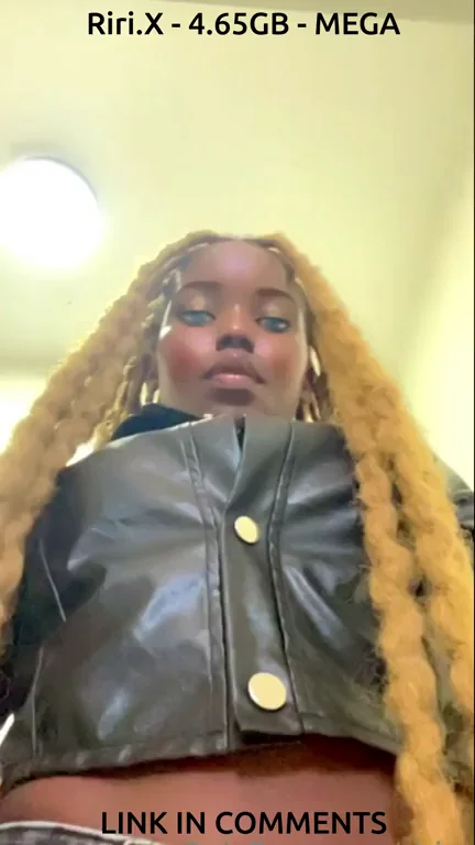 Riri's Thick Ebony Booty Twerks & Teases Non-Stop
