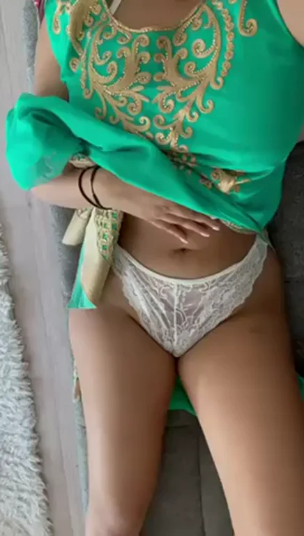 Come feel how wet my pussy is [F]