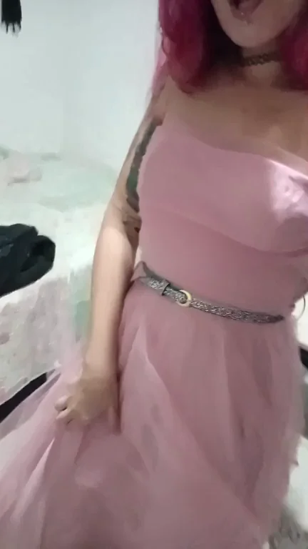 Order your custom content and enjoy my of over 2300 media hehe link in the comments