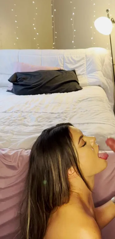 I love sucking a swallowing cum