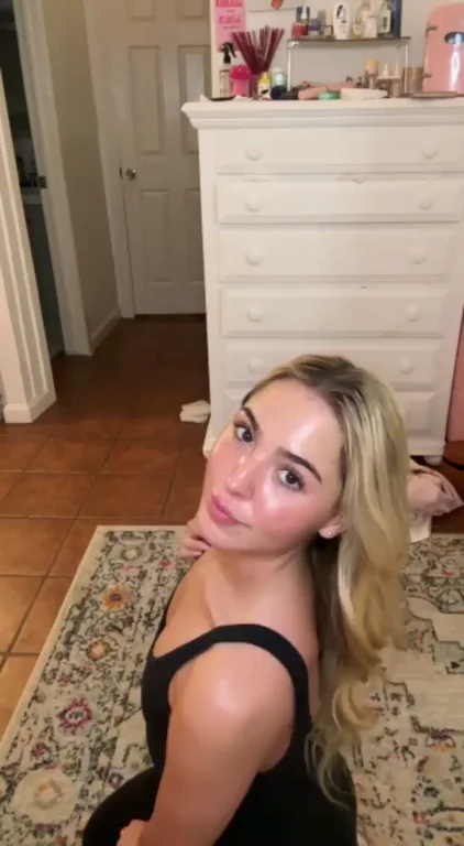 Craving a Stud to Pound My Tight Ass & Blast Cum on My Sexy Feet 😈🍑👣