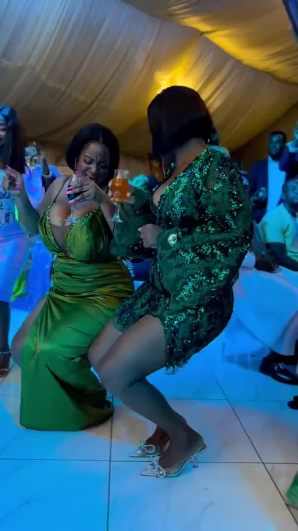 Wedding Party Booty Jiggles 💒🍑🔥