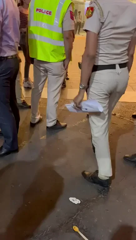 Trans women makes a scene (Delhi, India)