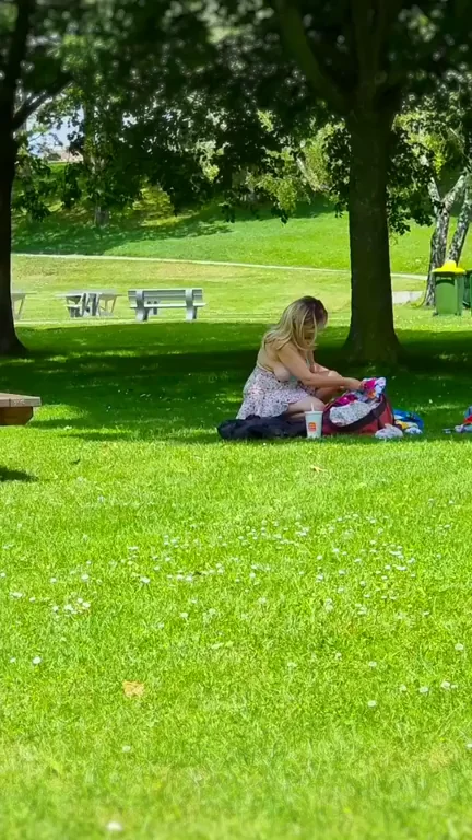 Thick bikini chick in the Park 👆€ Uncut version