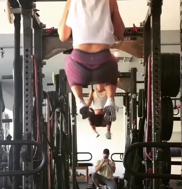 Minka Kelly booty jiggles!