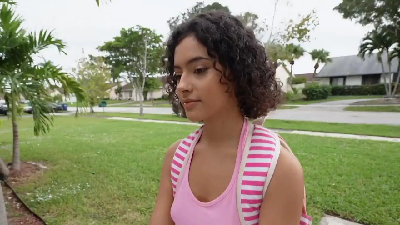🍪 Dani Diaz, 21, Sells Her Sweet Cookies & Gets Fucked Hard 🔥