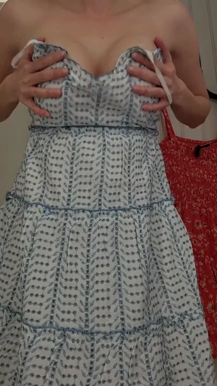 Let's fuck in the fitting room..