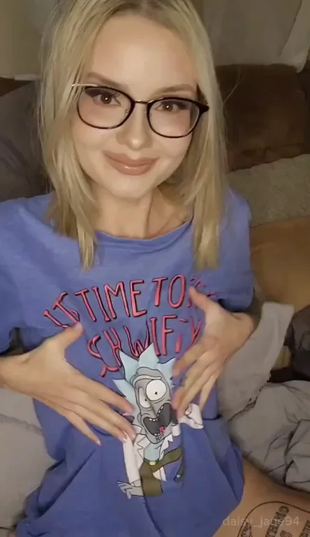Nerdy Rick & Morty Blonde Slut Teases Her Juicy Tits & Pussy 😍🔥 [F]