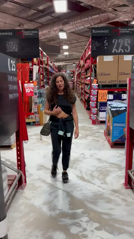 [GIF] A day out shopping