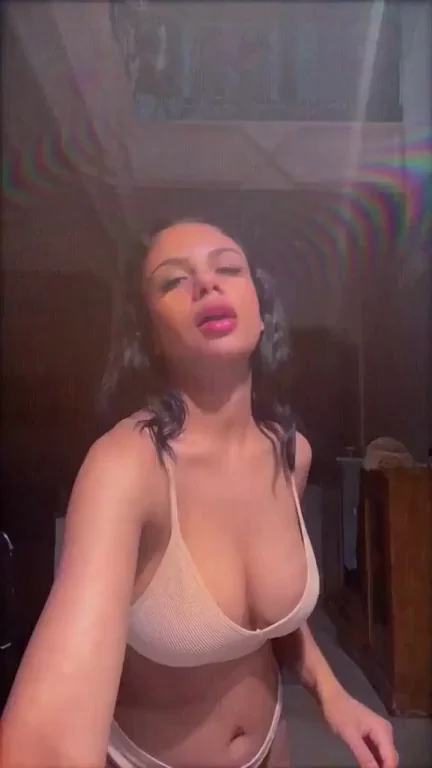 Feeling sexy in this outfit