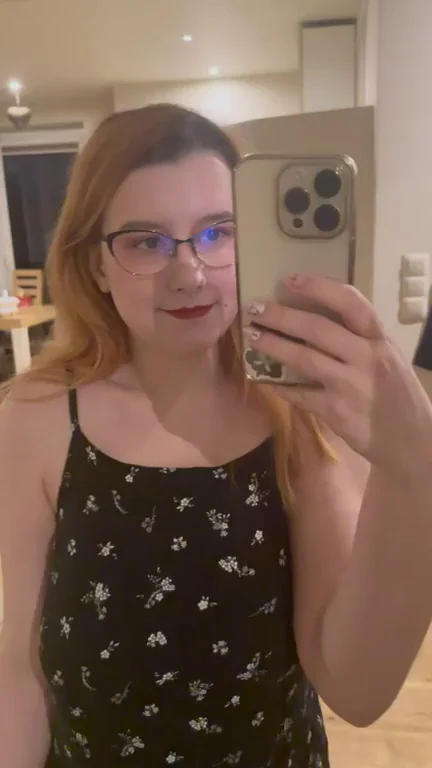 Innocent Nerd Girl Hides Massive Tits & Juicy Pussy Surprise 😈🍈🍑