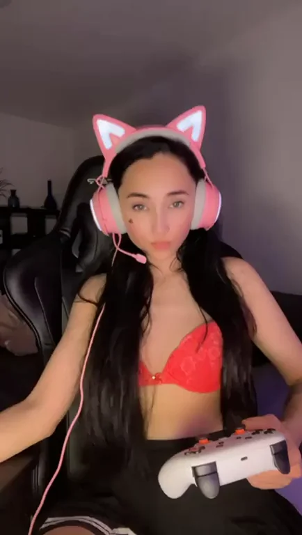 Game with Me Baby? 🎮🔥🍑
